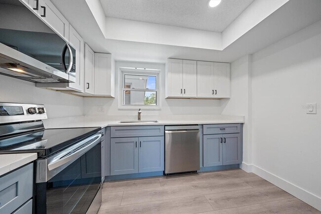 Building Photo - 3818 Roxane Blvd