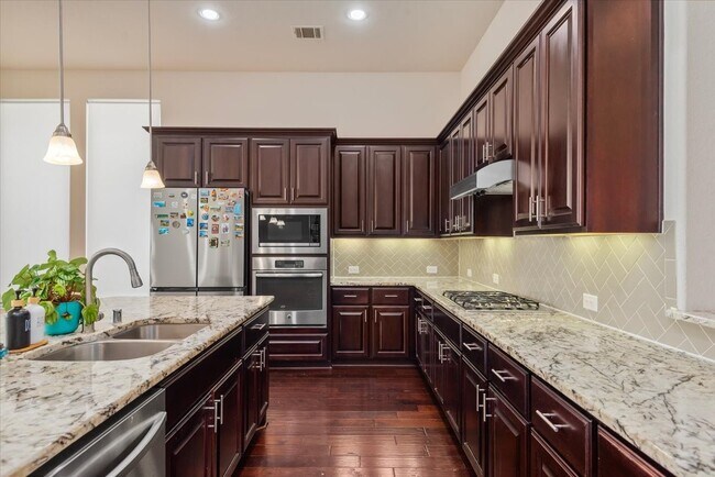 Building Photo - 11231 Dunstan Hill Dr