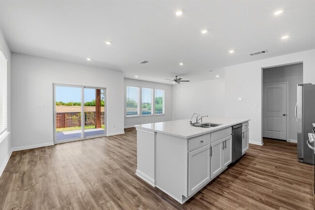 Building Photo - 2210 Cornfield Dr