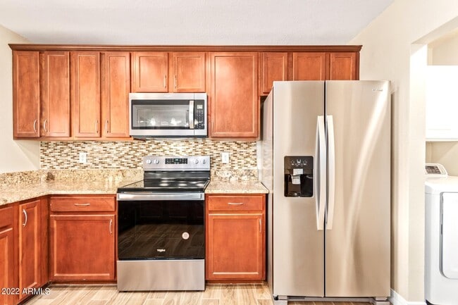 Building Photo - 5320 E Hearn Rd