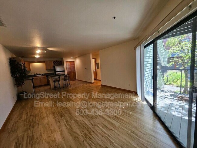 Building Photo - 720 NW Naito Pky