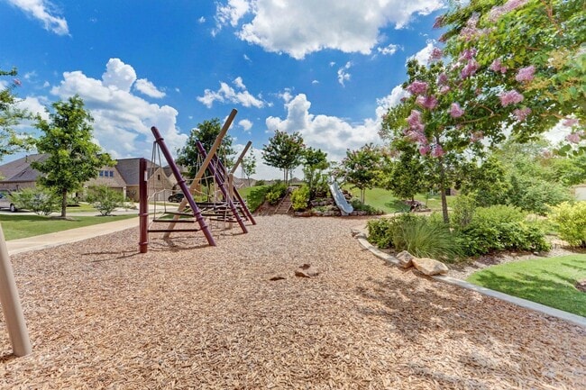 Building Photo - 8126 Silverspot Ln