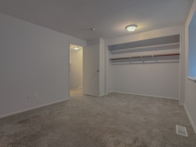 Bedroom - Waverly Flatz