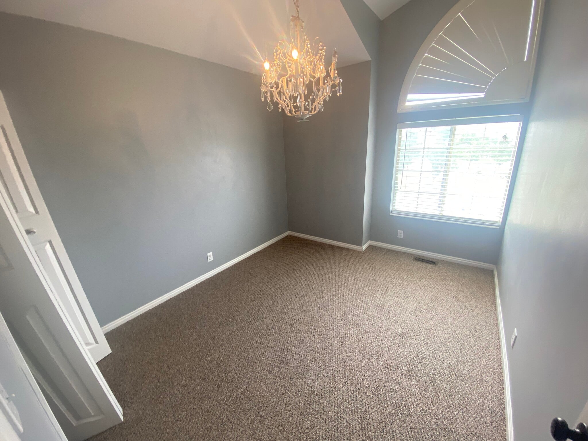 Building Photo - 987 E Blue Heron Way