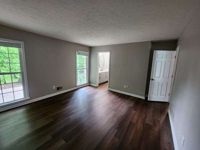 Building Photo - Renovated 3 bedroom 2 full bath home with attached garage and unfinished basement in J-town!