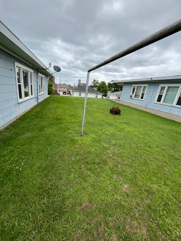 Building Photo - 412-412 N Lake St