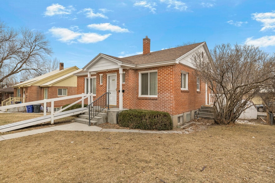 Building Photo - 225 E 2nd S