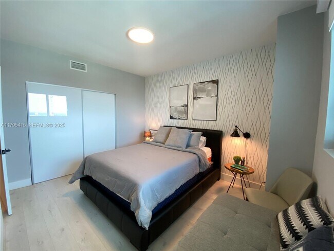 Building Photo - 888 Biscayne Blvd