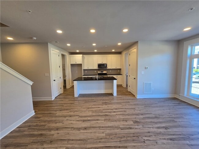 Building Photo - 903 Vaughn Ln