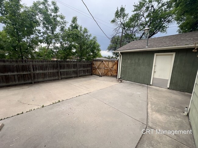 Building Photo - Charming 4-Bedroom Brick Ranch with Spacio...