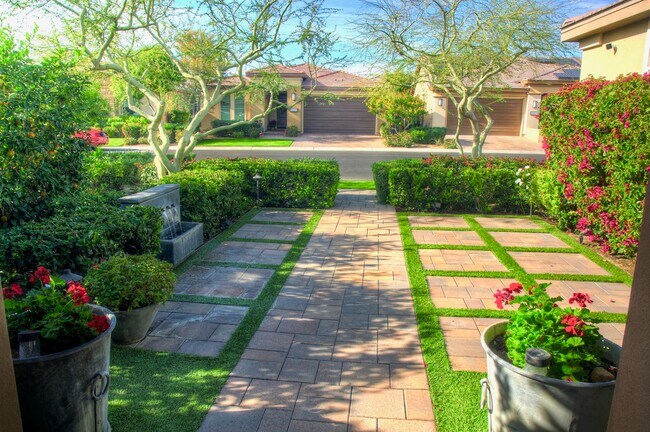 Building Photo - 51234 Longmeadow St