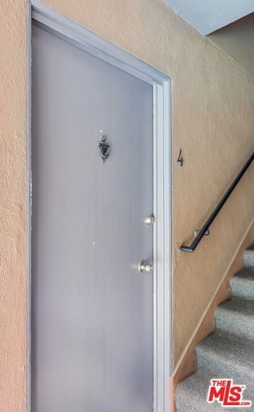 Building Photo - 1275 Havenhurst Dr