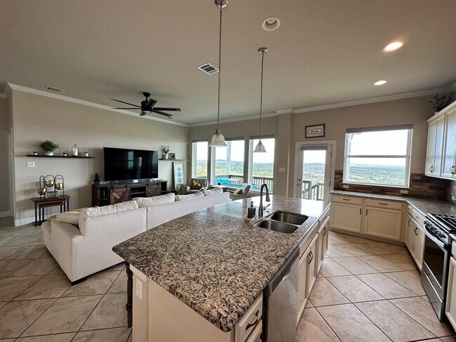 Building Photo - 393 Dayridge Dr