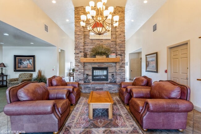Building Photo - 3 Bedroom Townhome with Private Patio