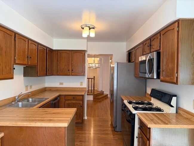 Building Photo - 251 Coventry Cir