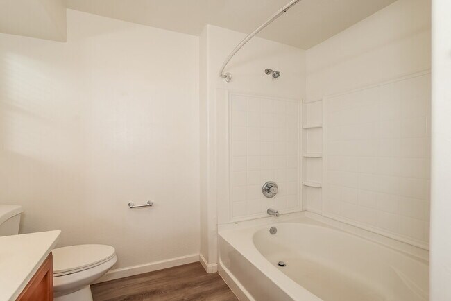 Building Photo - 2547 W Lynne Ave