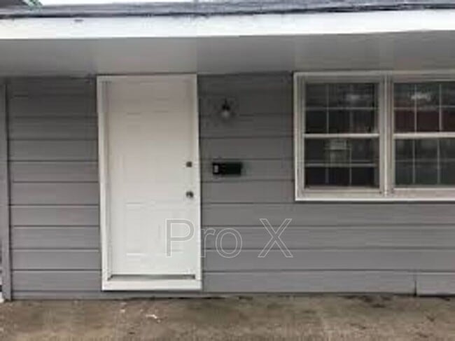 Primary Photo - 104 W Hudson St