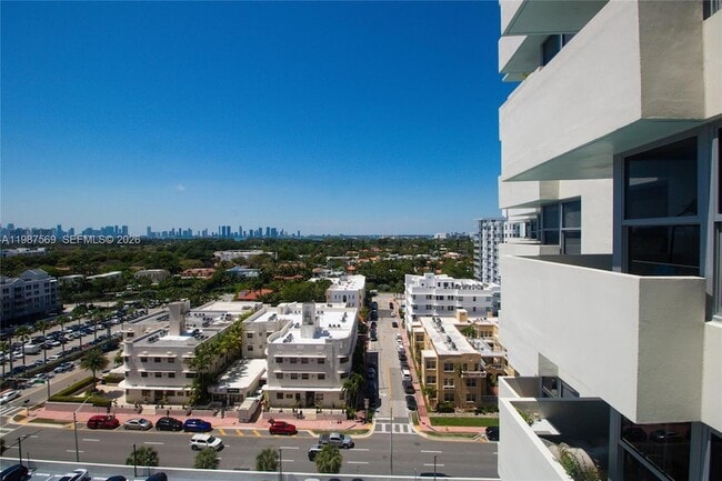 Building Photo - 2899 Collins Ave