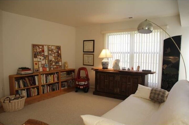 Building Photo - 31 Westwinds Dr