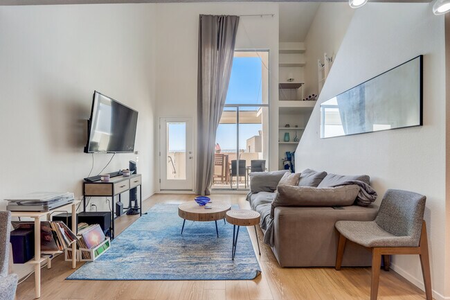 Building Photo - 2064 Kettner Blvd