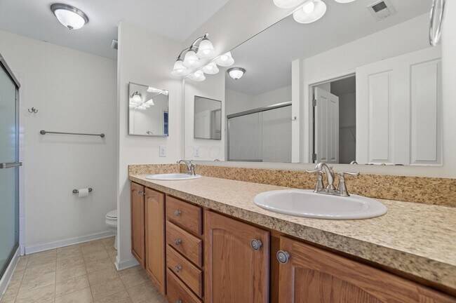 Building Photo - 5468 Nottinghamshire Ln