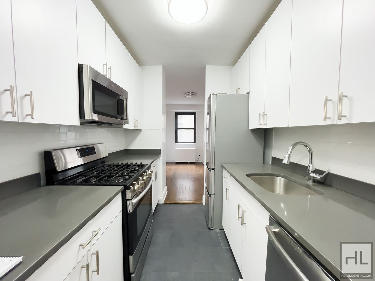 Building Photo - E 89 St