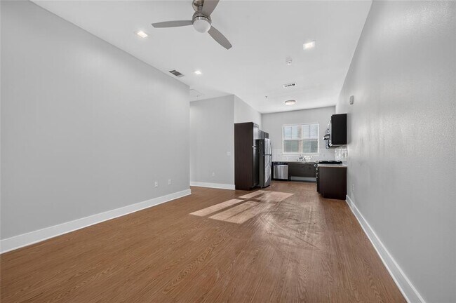 Building Photo - 2400 Louis Henna Blvd