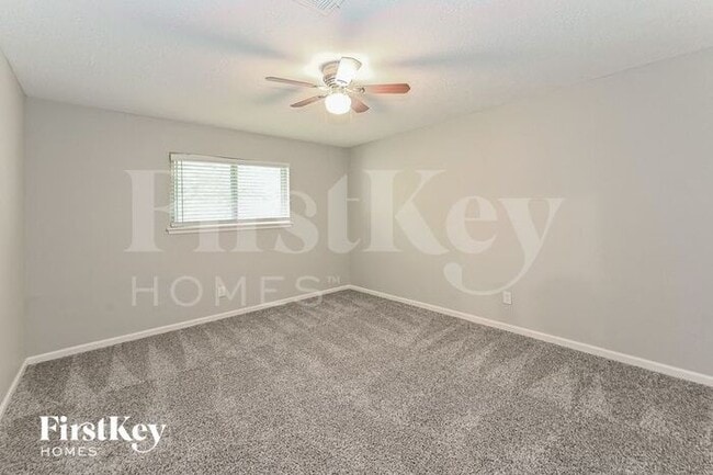Building Photo - 1022 Romaine Ln