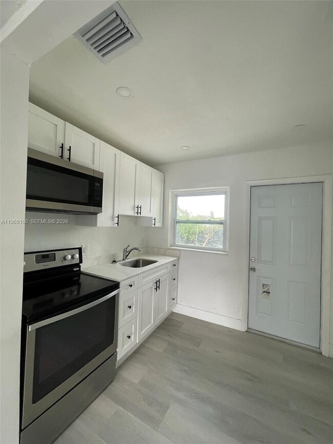 Building Photo - 2035 NW 43rd St