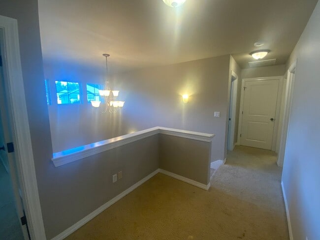 Building Photo - Beautiful Spanaway Home! Apply Today