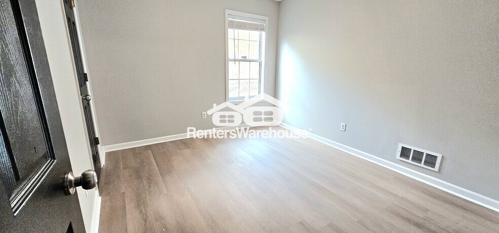 Building Photo - 5899 Meadow Ln