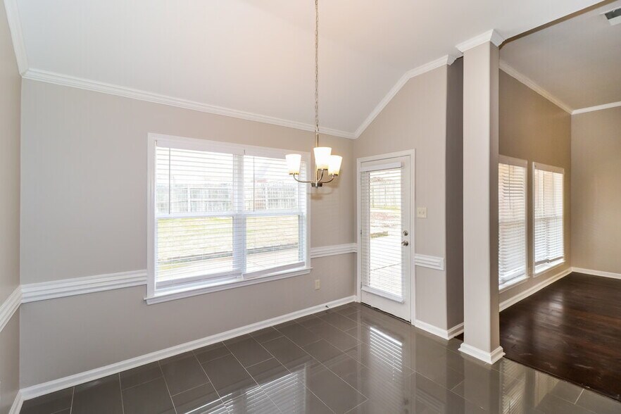 Building Photo - 1418 Leery Cove