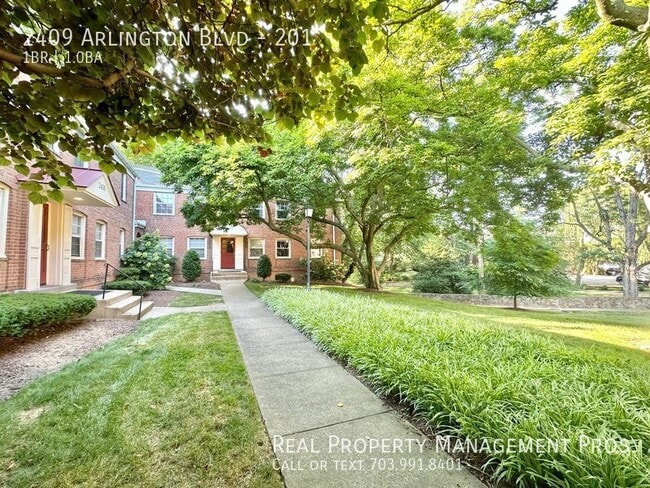 Building Photo - 2409 Arlington Blvd