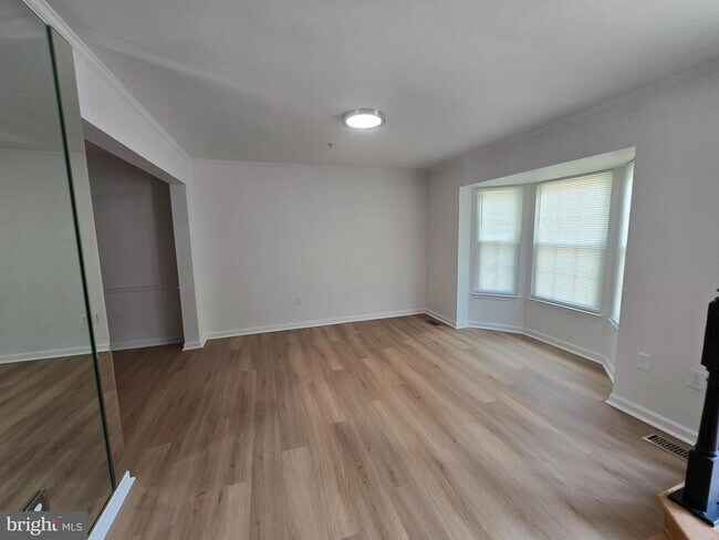 Building Photo - 8839 Ritchboro Rd