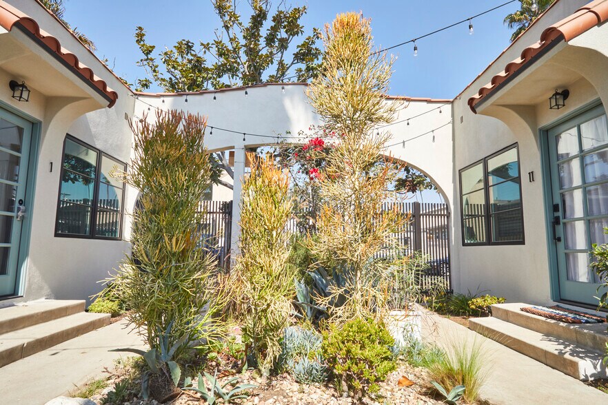 Building Photo - 640 Santa Clara Ave