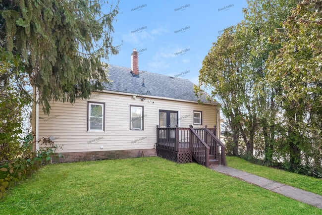 Building Photo - 3827 Salisbury Rd