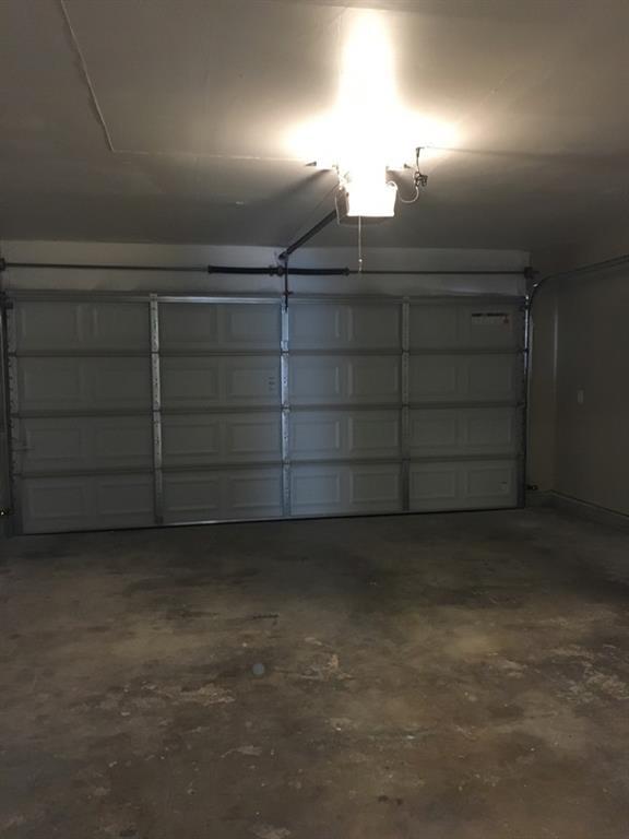 Building Photo - 3113 Kensington Dr