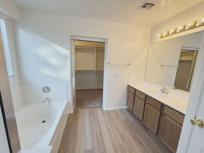 Building Photo - 4 BED, 2.5 BATH HOME IN CIRCLE CROSS RANCH SAN TAN VALLEY, AZ