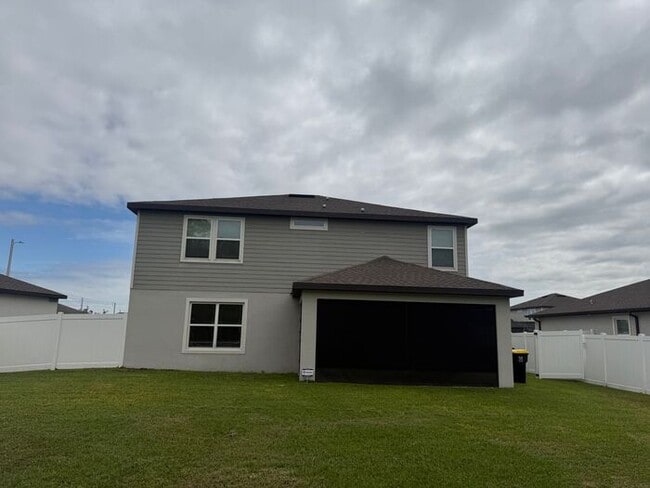 Building Photo - Beautiful/Like New Home in Winter Haven