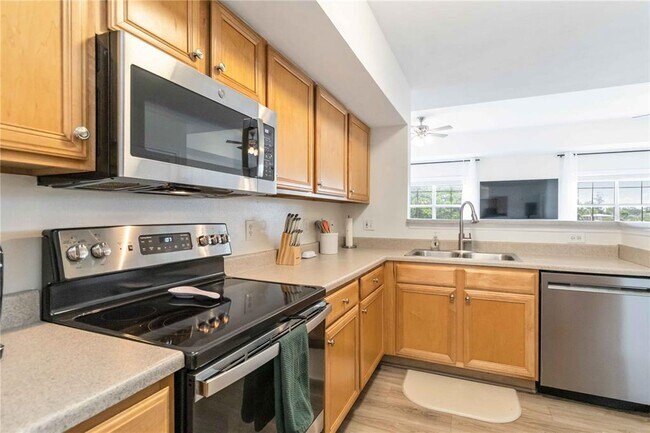 Building Photo - 1050 Villagio Cir