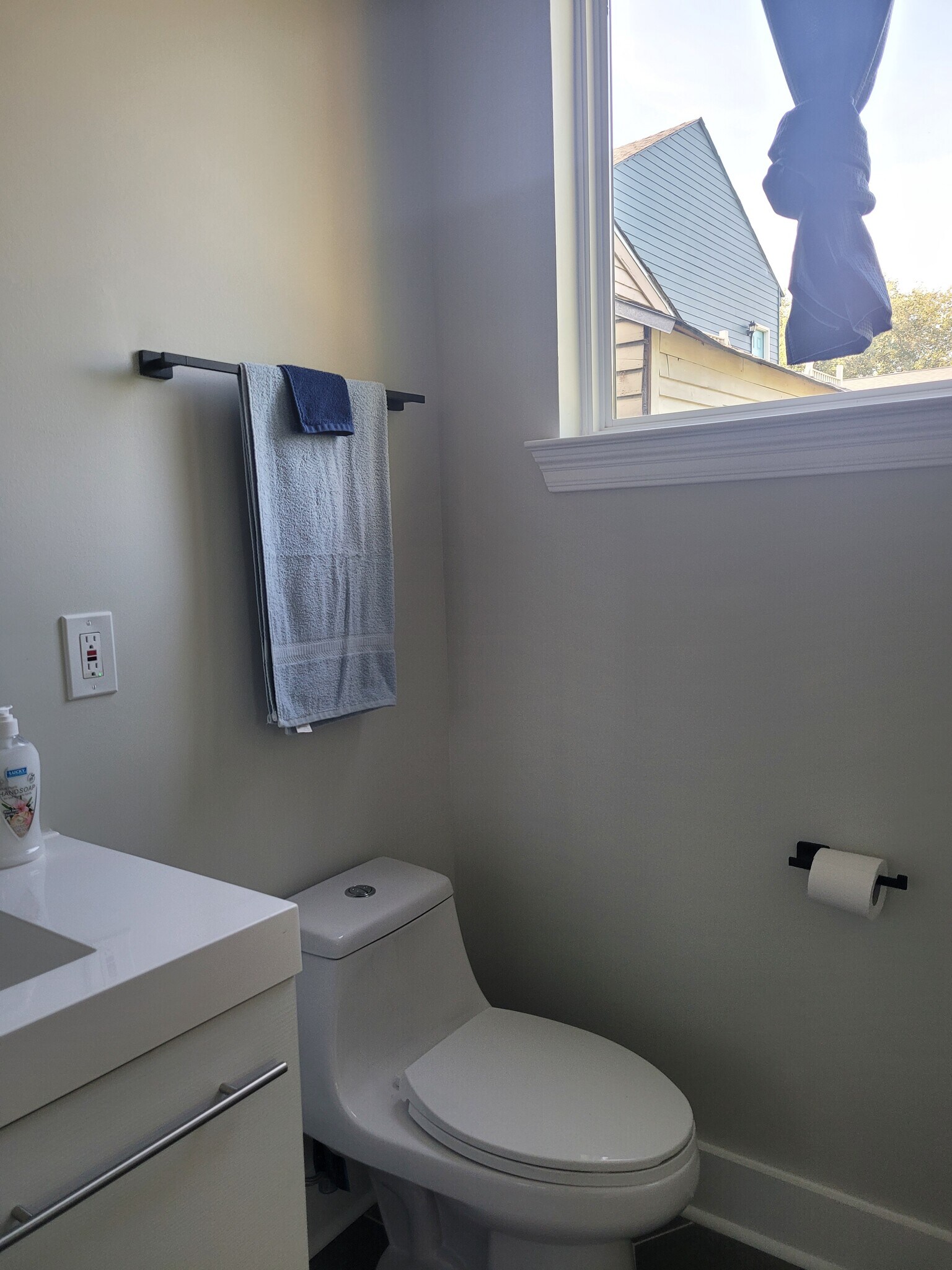master bath - 2821 Dryades St