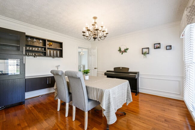 Building Photo - 1223 Settlebench Ln