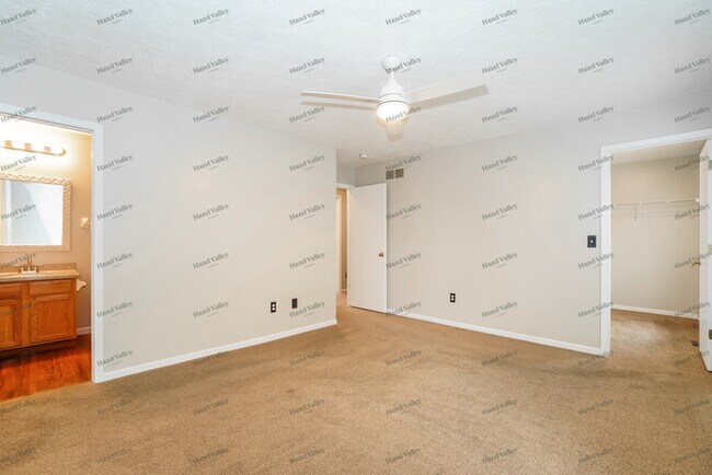 Building Photo - 2585 Fox Trail Dr