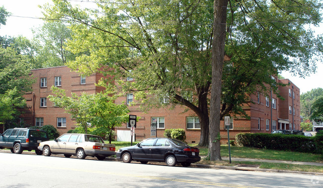 Ross-Smith Apartments - 3425 Kensington Avenue