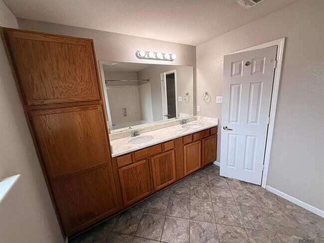 Building Photo - 12862 Bonnie Bleu Dr