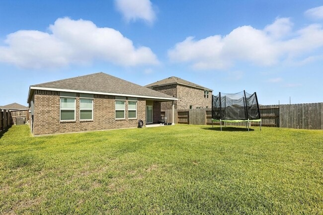 Building Photo - 5830 Capri Frst Dr
