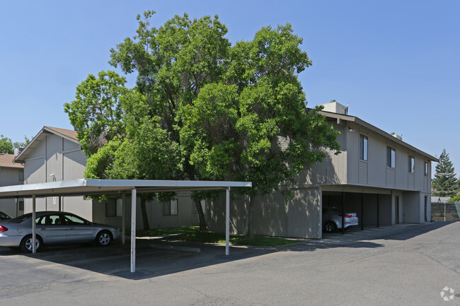 Primary Photo - 1046 W Morton Ave, Porterville CA 93257