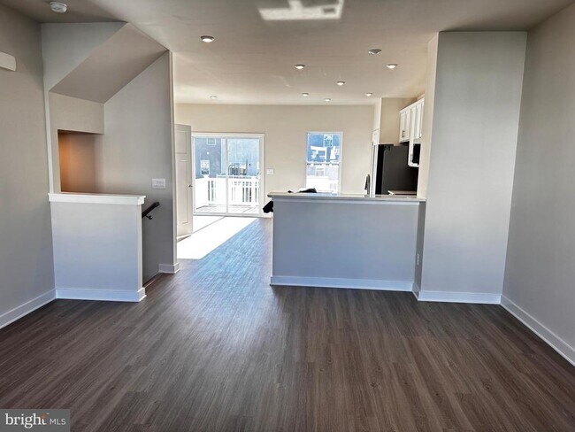 Building Photo - 30 Trotting Rd