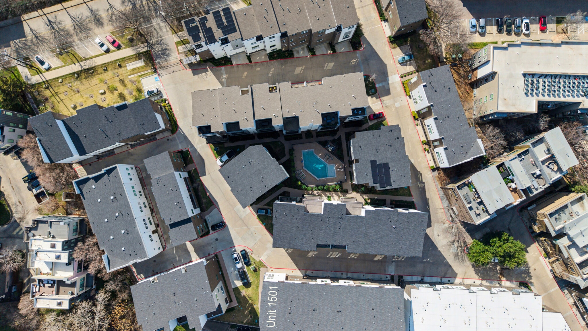 Building Photo - 381 E Greenbriar Ln