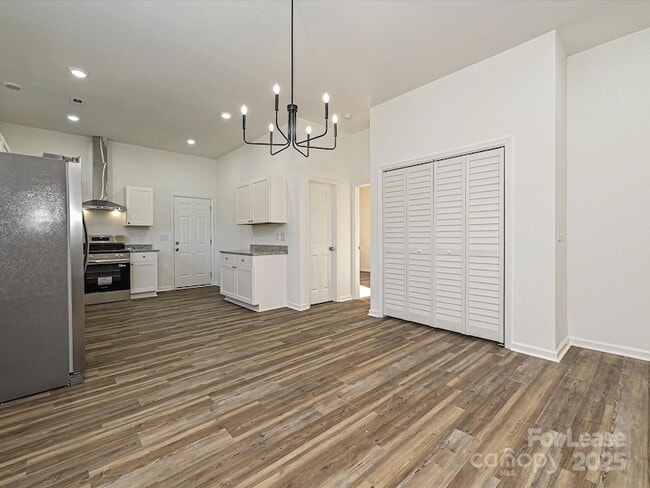 Building Photo - 1349 Russell St